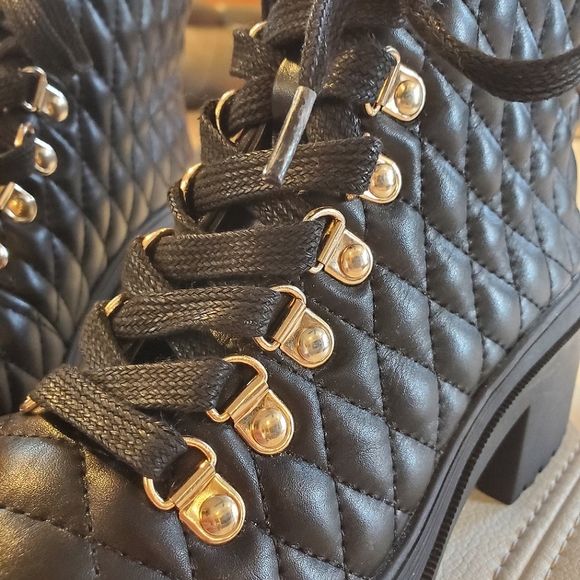 Forever 21 laced up combat boots - Picture 5 of 10